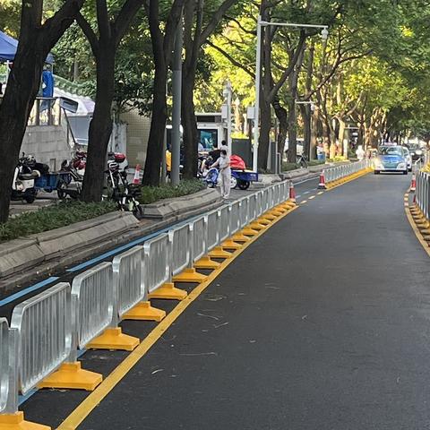 福田管理局开展新沙路路面维修工程