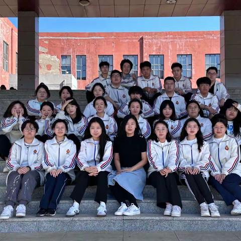 悉心育桃李 用爱筑暖阳