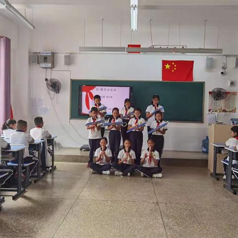 行走的思政课——红领巾小百灵          -学红歌-唱红歌