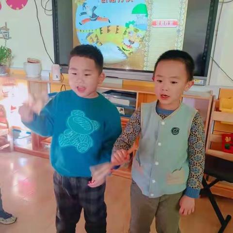 东城幼儿园大班级部—《说学逗唱小演员》