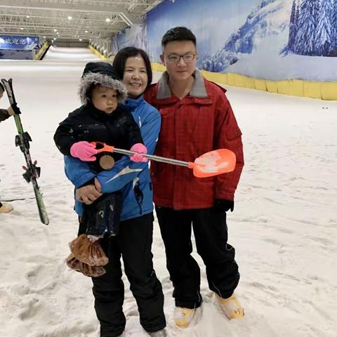 快乐“五.一”      雪场撒欢