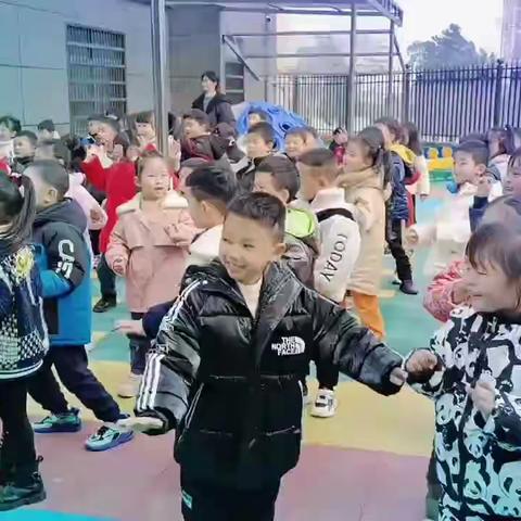 文英博雅幼儿园大二班第三周片段回忆