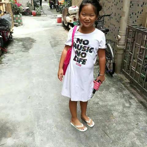 我跟妈妈去上班