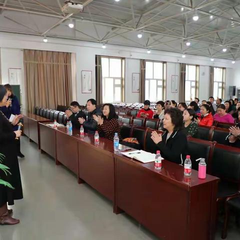 哈47中学邀请田淑梅教授进行家校沟通专题培训