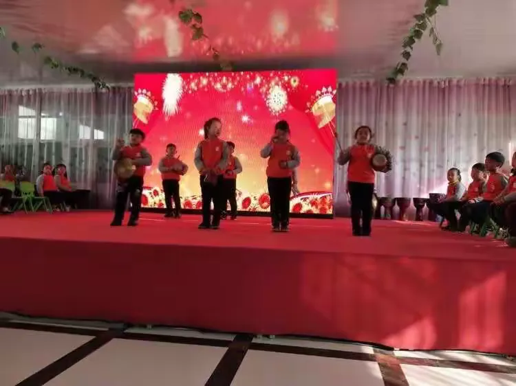 非常有趣的三句半表演!