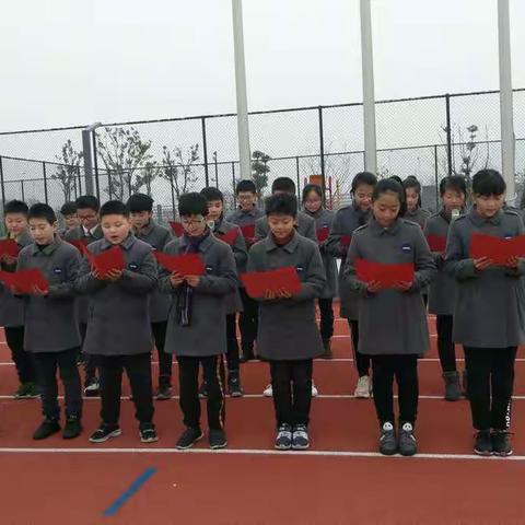 601班期末升旗掠影