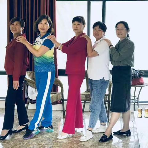 我们是相亲相爱的一家人!