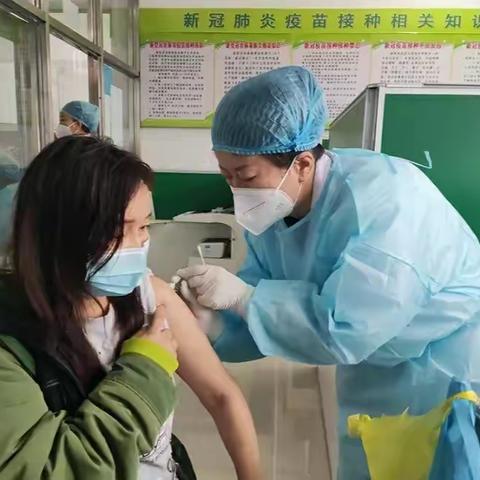 王曲街道鱼包头社区响应号召，疫苗接种、宣传进行中……