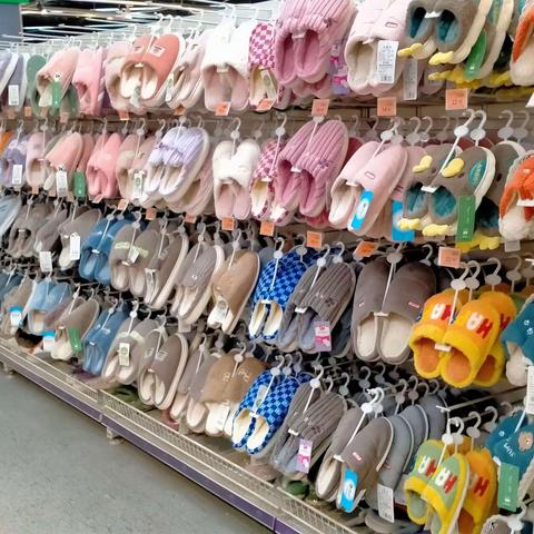 2022服装针棉冬季陈列图片