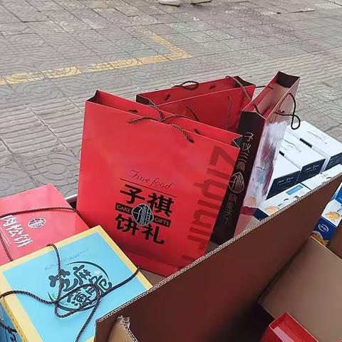 我是池阳小学五年级三班尚晨馨，我正在参加，微实践做中学之微年俗活动