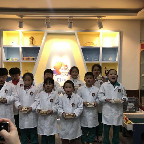 人民币里学问多   火眼金睛来识别-----濮阳市实验小学三（7）班花样少年读书社活动纪实