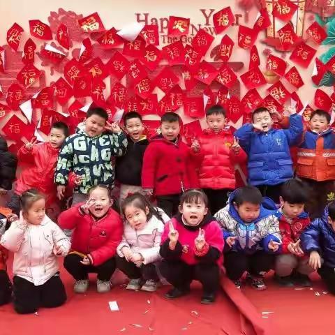 育苗幼儿园中乙班元宵活动——春暖日丽元宵到，十五灯节元宵到。