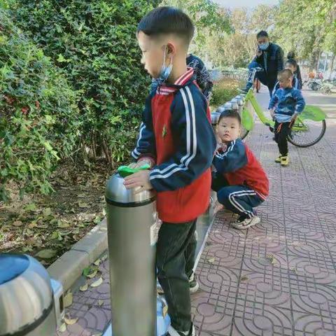 争当环保小卫士，阳光少年小队在行动