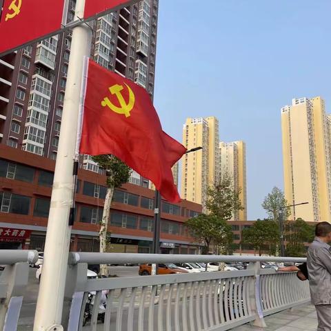 “我为大桥洗新颜” “我为市政添光彩”