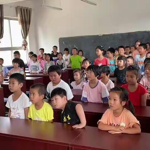 永兴镇路口小学开学典礼暨安全教育会