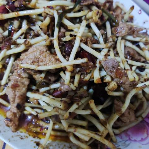 俯身劳动创造 享受美好生活