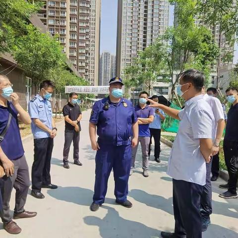 雁塔消防大队联合市区两级多部门对一小区投诉举报问题进行现场核查