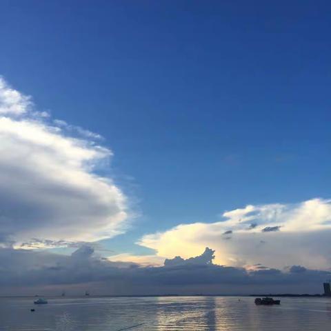 加强警示教育  促进作风转变  提高服务质量