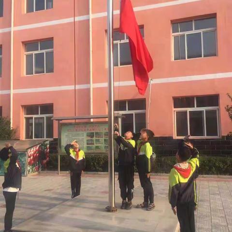 留史中心校一一中国少年先锋队70周年建队日系列活动