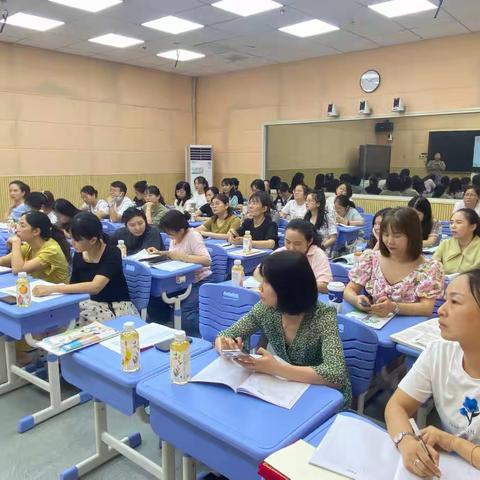 凝心聚力 务实笃行———白杨坡小学数学组教研活动