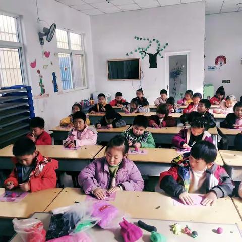 白庄幼儿园学前班特色课手工粘土小苹果