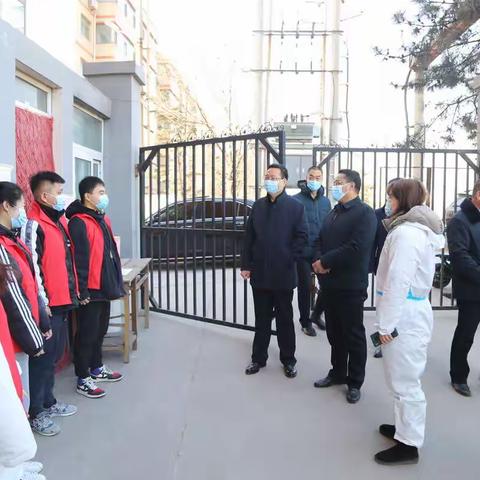 王增平对交叉互查任务社区进行疫情防控检查