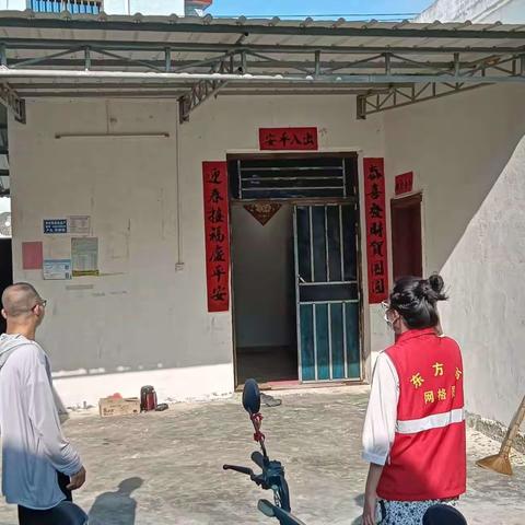 网格员全面开展自建房安全隐患排查