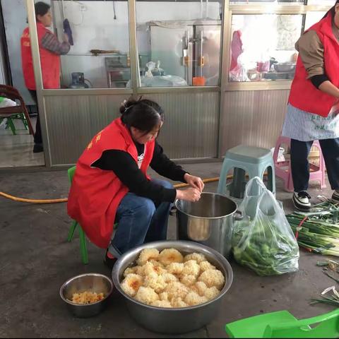 【我们的节日·重阳节】黄碾镇东旺村新时代文明实践站开展了“九九重阳节”孝亲敬老公益文化节。
