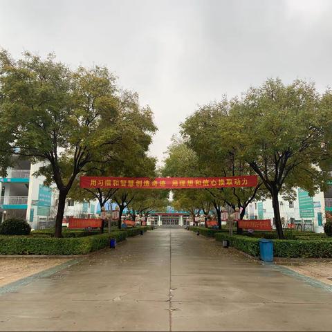 “校园消防演练，共筑安全防线”博奥学校3月18日上午全校师生举行消防安全演练。