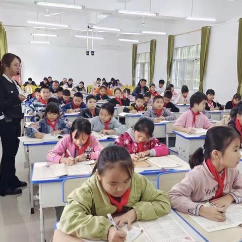 研讨促提升，蓄力待远航——乐里镇中心校英语组教研活动