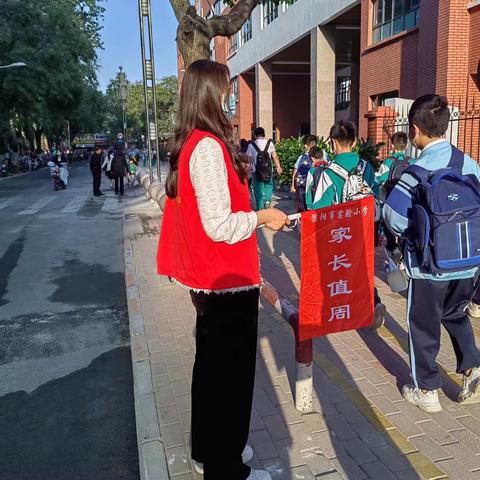 秋风习习，执勤暖心间