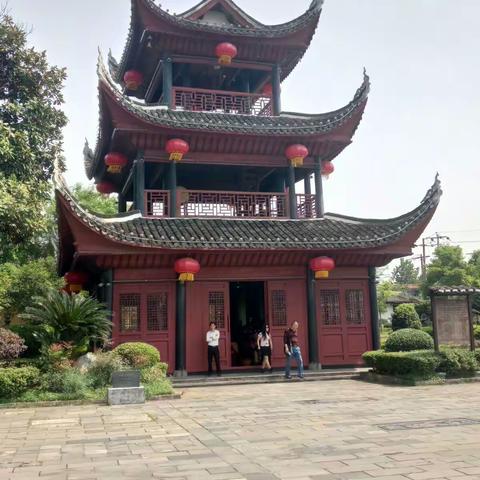 远离尘嚣的小城