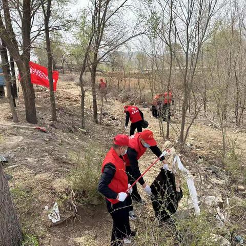 城乡管理综合行政执法中心助力泉巨永乡农村人居环境整治