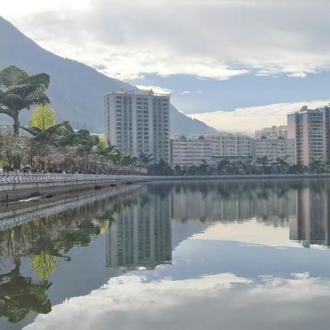 《我家个旧小城》