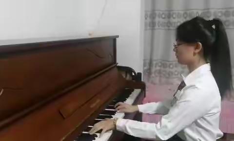 向美而行，以美育美--乌市第十中学美育作业展示（1）