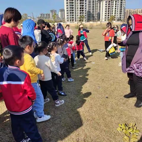 “秋日.秋语.秋游”――      佳苑幼儿园亲子秋游活动