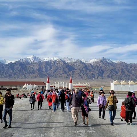 大西北翡翠湖。茶卡盐湖