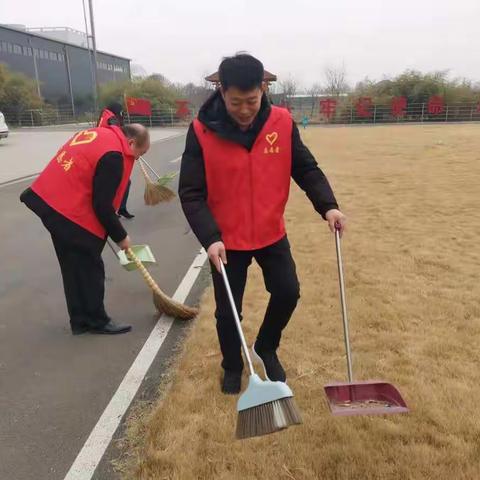 伊川县滨河新区开展城市清洁活动