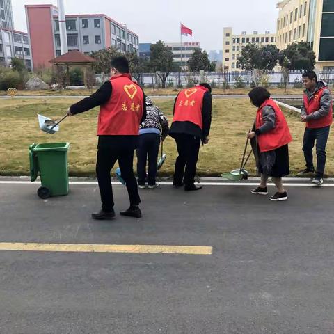县滨河新区管理委员会开展城市清洁活动