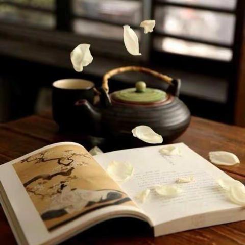 书香伴我成长——四年级组读书月活动掠影