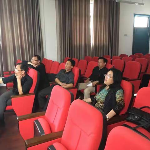 杨禹老师再次“打磨”说课比赛剪影