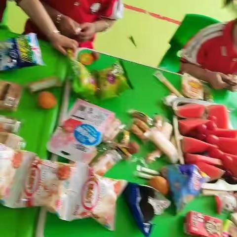 阳光幼儿园六一美食分享日