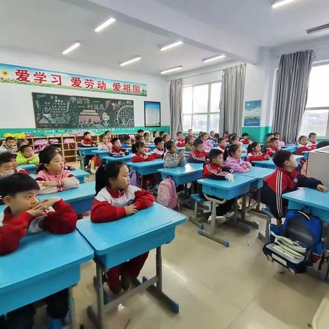 凤鸣小学一（11）班小学生金融知识进课堂