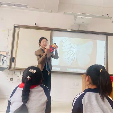 “艺语绘心”【公益美术课堂】第十期 以美术之形  展数学之美——对称画