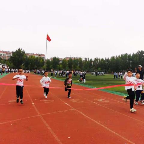“快乐运动，精彩童年”一年级二班秋季运动会