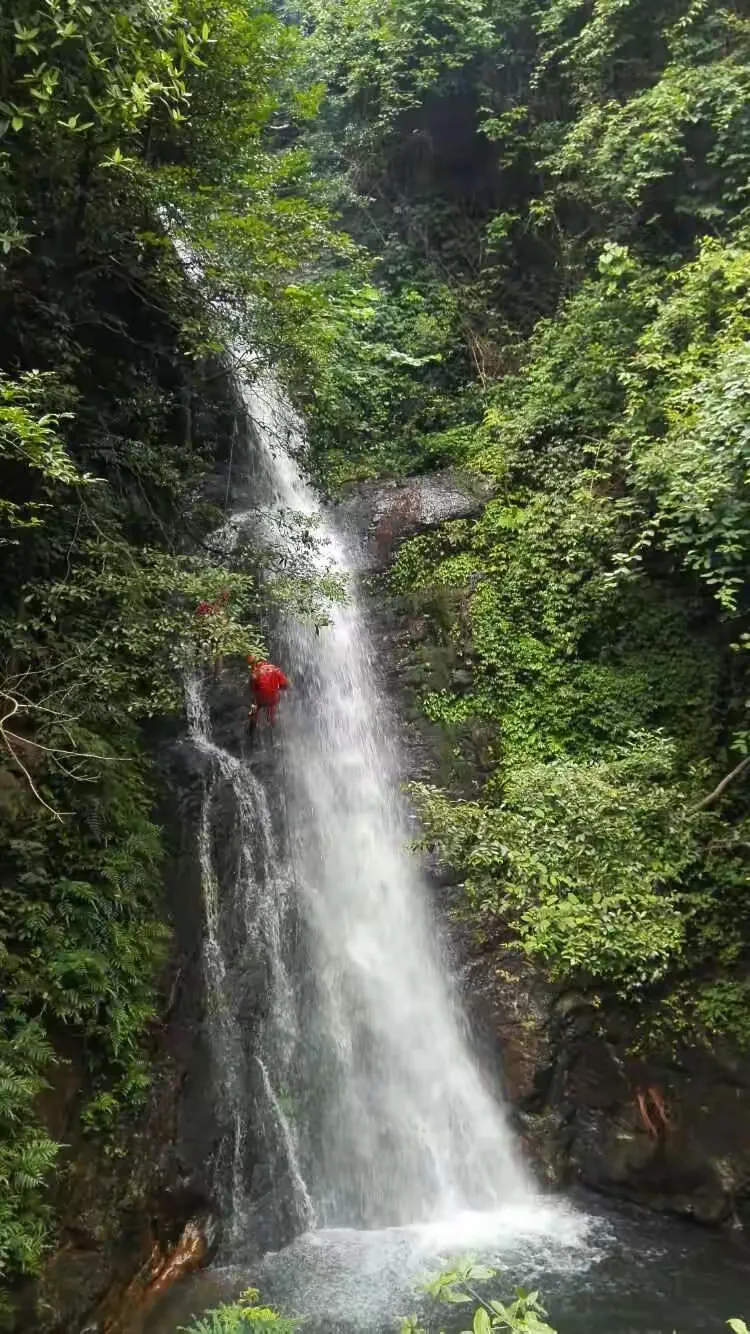 桂林十大瀑布之灵川神岭瀑布