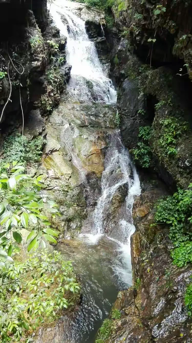 桂林十大瀑布之灵川神岭瀑布