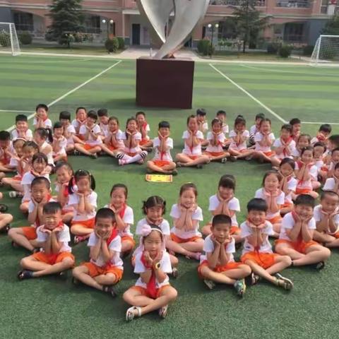 阳光小学二一班“图书中的童年”