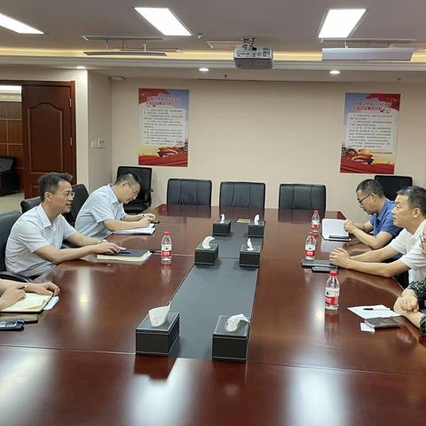 泰州分行党委书记、行长吴志军会见江苏大江建设董事长张立新一行