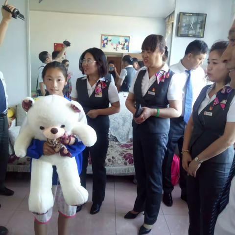 “六一”儿童节，走访慰问留守儿童